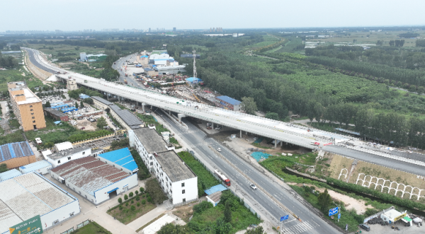 涨停吧 沿黄高速项目G327分离式立交主线上跨桥桥面铺装完成